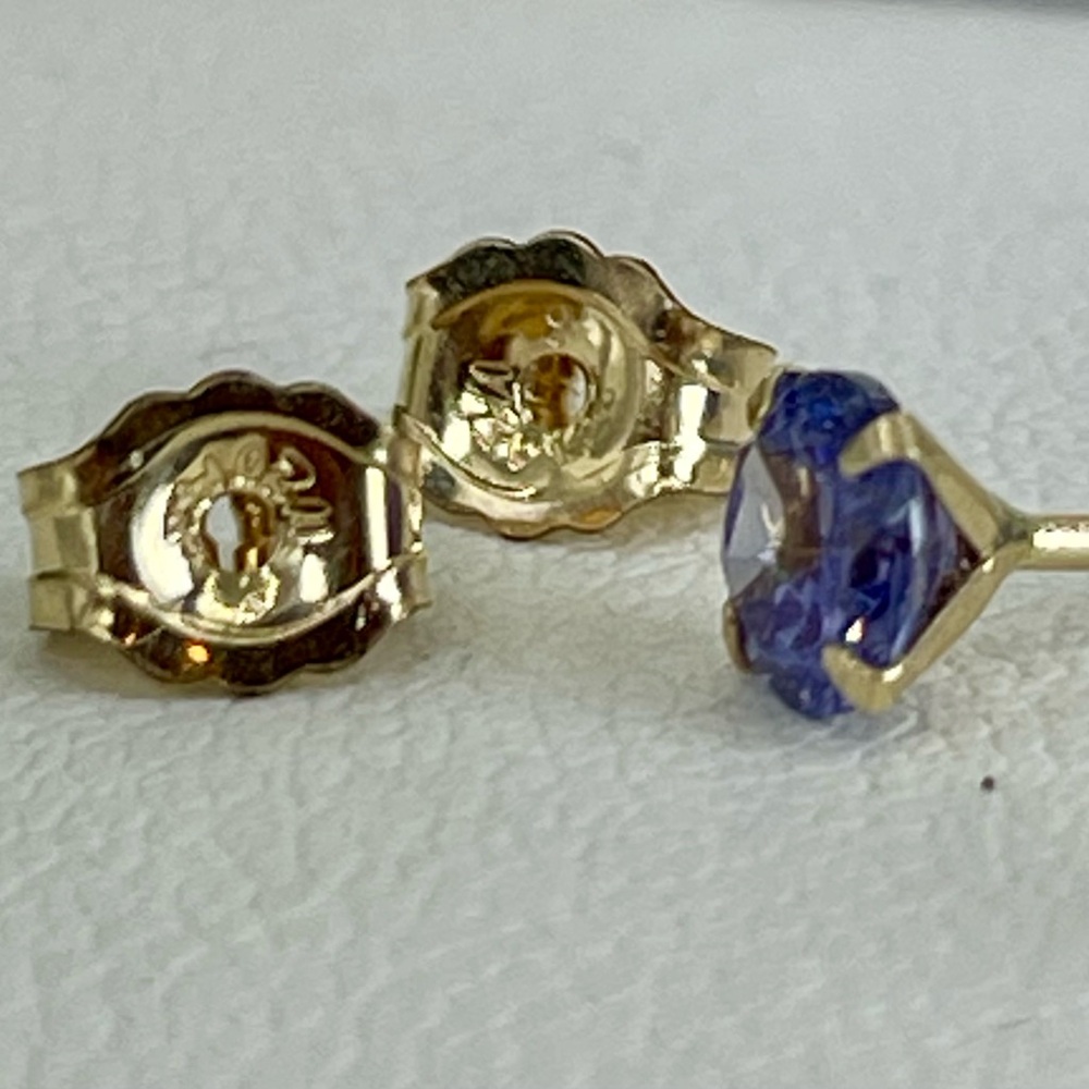 1/2c 14k solid Tanzanite stud Earrings yellow Gold .25ct each - Picture 8 of 11
